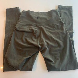 Lululemon Size 4 Women's Forest/Army Green Leggings
